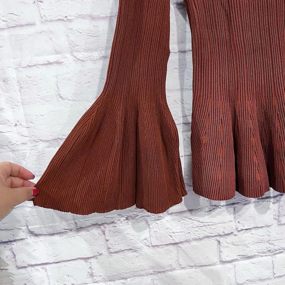 Eva Mendes by New York & Company Bell Sleeve Peplum Sweater Size Large - Picture 5 of 12